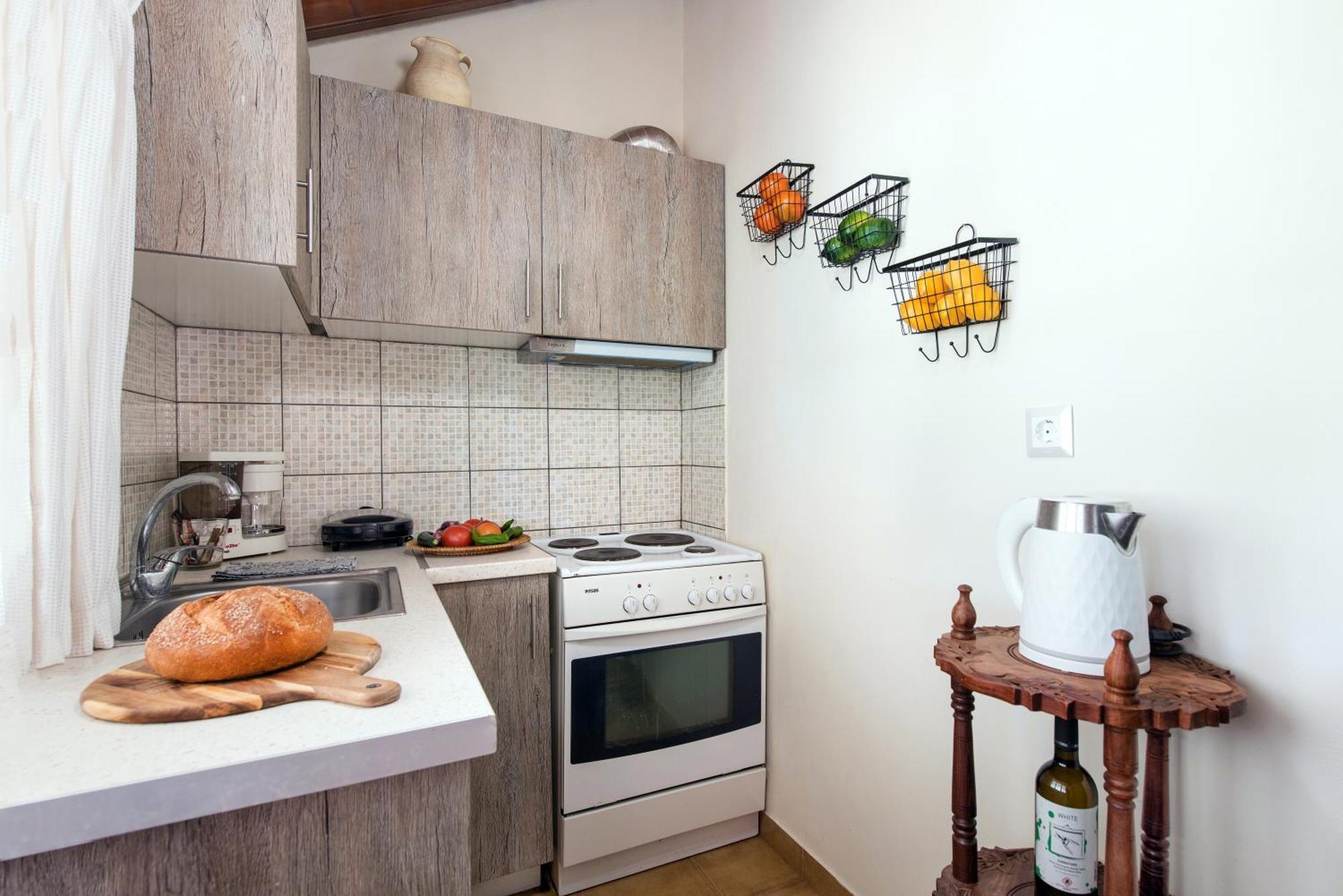 The Roof Family Apartment Alepou Exterior foto