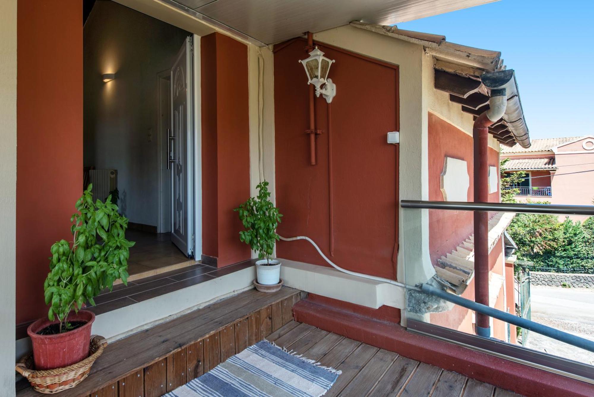 The Roof Family Apartment Alepou Exterior foto